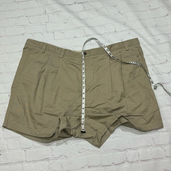 ROUNDTREE & YORKE Men’s Khaki Shorts in size 52 GUC - Picture 5 of 7
